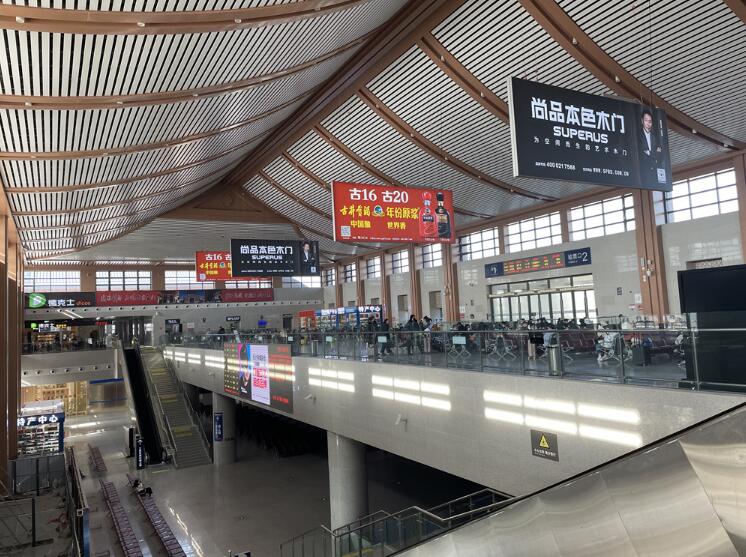 仲夏來臨，LED廣告顯示屏如何應(yīng)付高溫考驗(yàn)